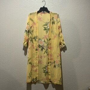 Papaya Open Front Kimono Yellow Floral With Out Belt Ruffle Sleeves Sz S TC0708